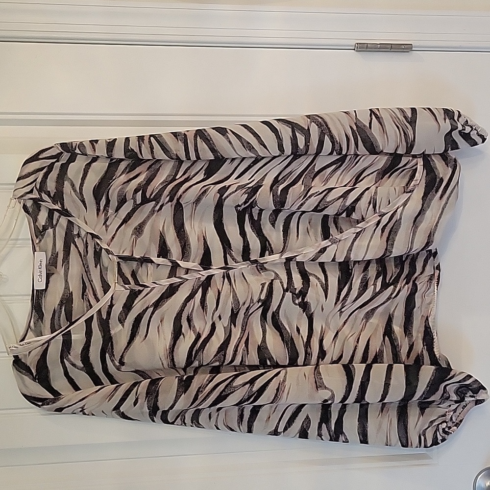 Calvin Klein Faux Wrap ,Top Women's Sz M.Animal Print Sheet Blouse Top.